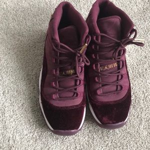 Air Jordan 11 Retro  G G Heiress Velvet Burgundy